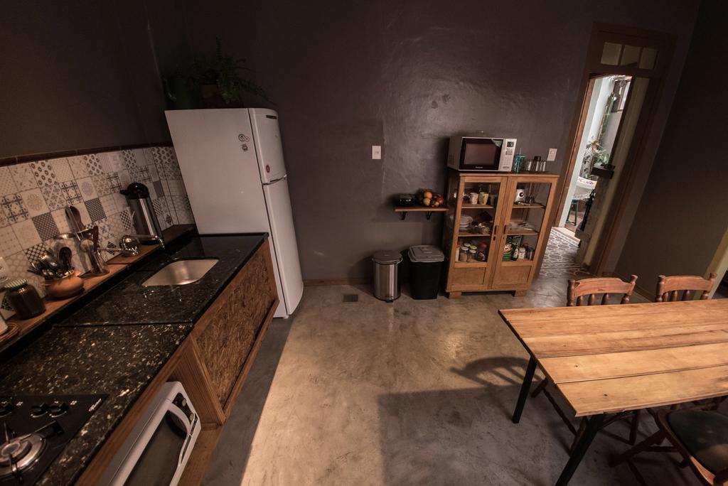 פלוטאס Frida Casa Hostel מראה חיצוני תמונה