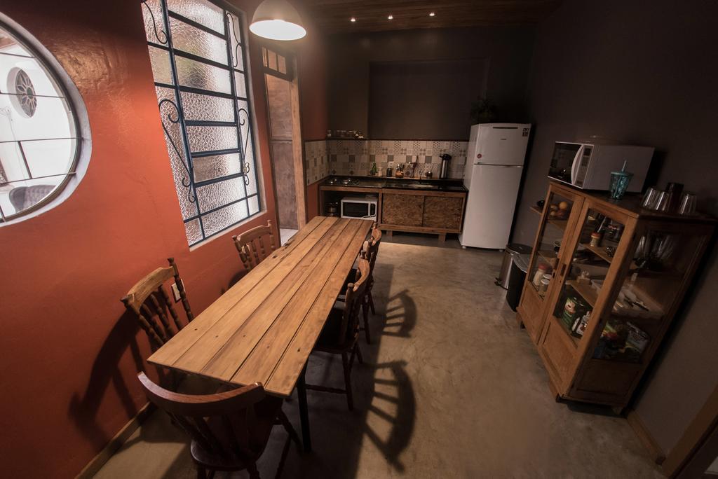 פלוטאס Frida Casa Hostel מראה חיצוני תמונה