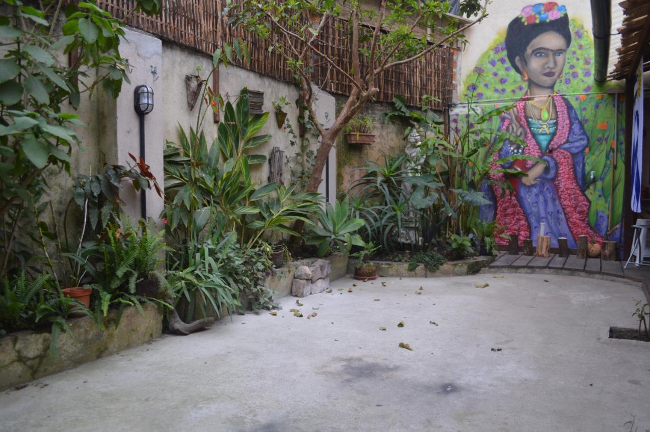 פלוטאס Frida Casa Hostel מראה חיצוני תמונה